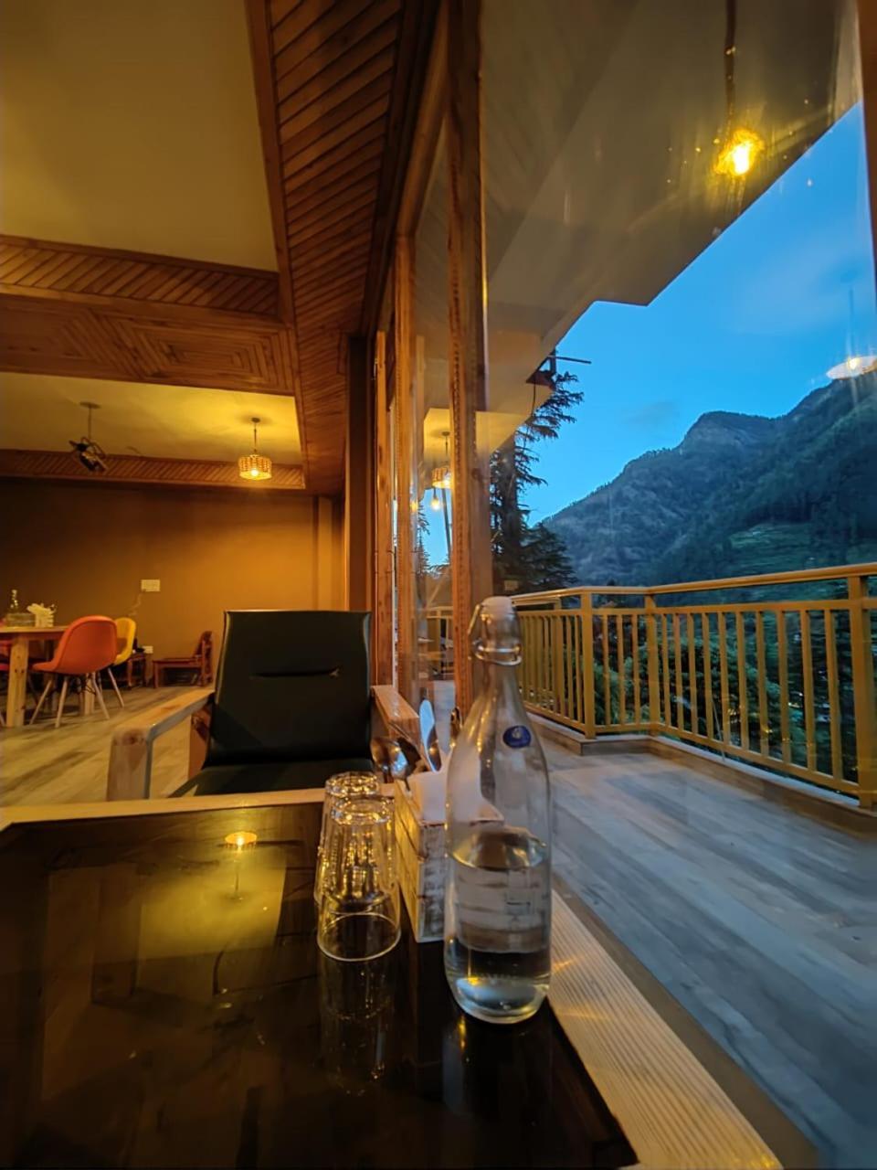 Hotel The Woodpecker Jibhi
