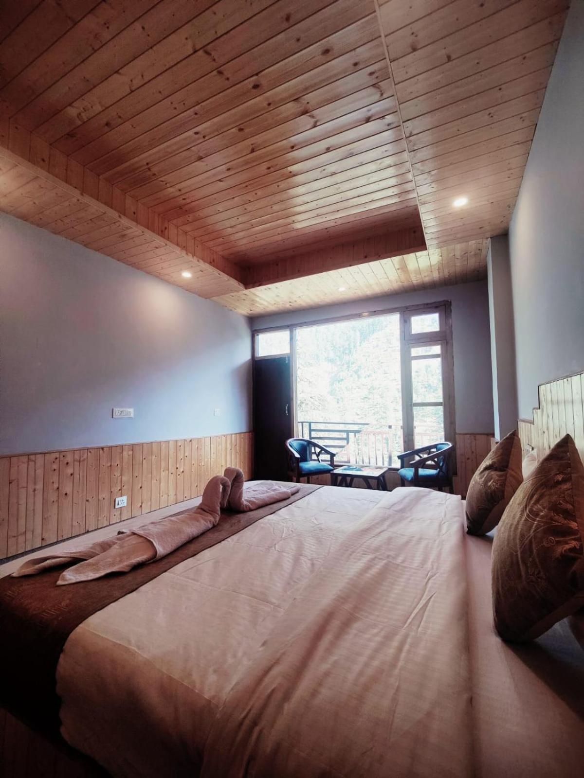 The Woodpecker Hotel Jibhi
