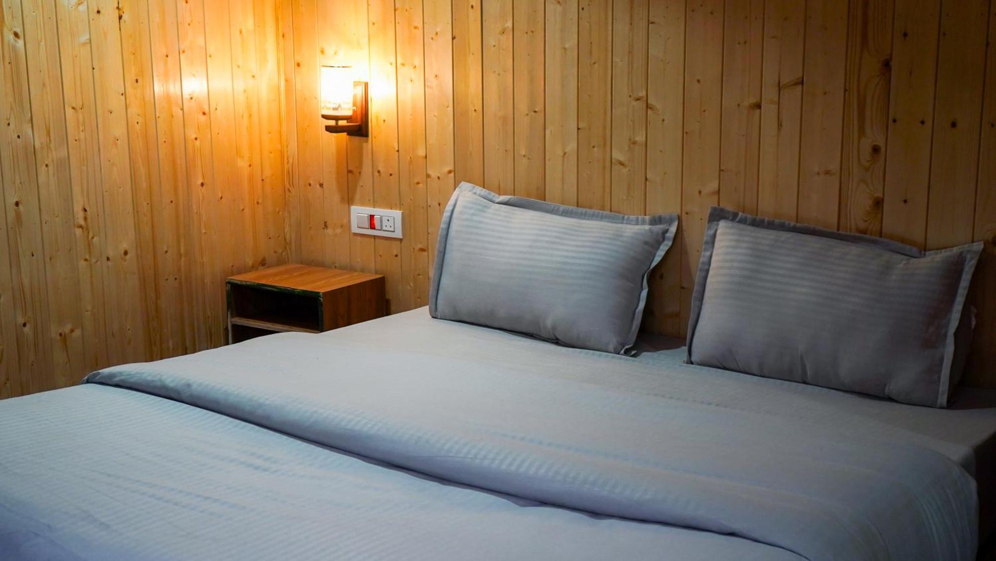 Hotel The Woodpecker Jibhi