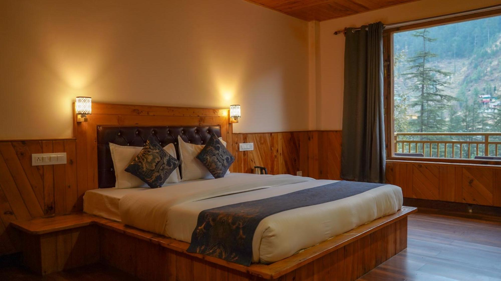 The Woodpecker Hotel Jibhi