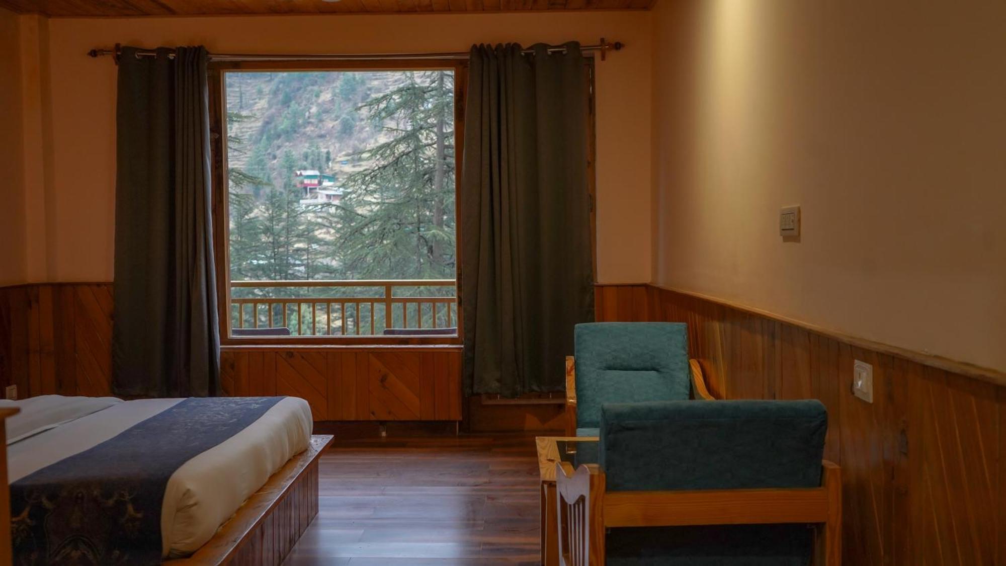 Hotel The Woodpecker Jibhi