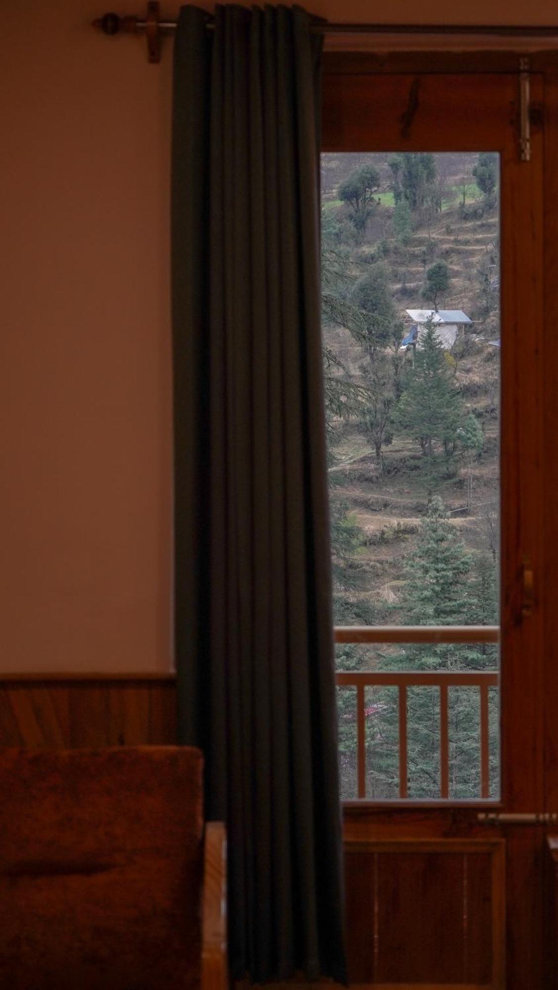 Hotel The Woodpecker Jibhi